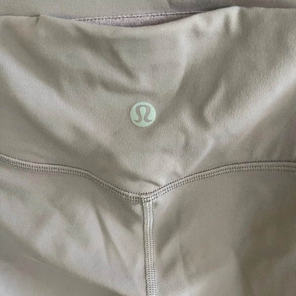 Lululemon Align Super High cross waist Violet Verbena Size 8 - Picture 3 of 5